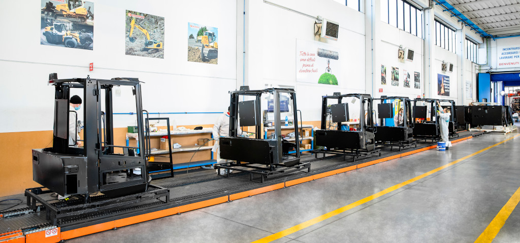 Metallkomponenten auf einer Industrielinie in der Zoccarato-Abteilung